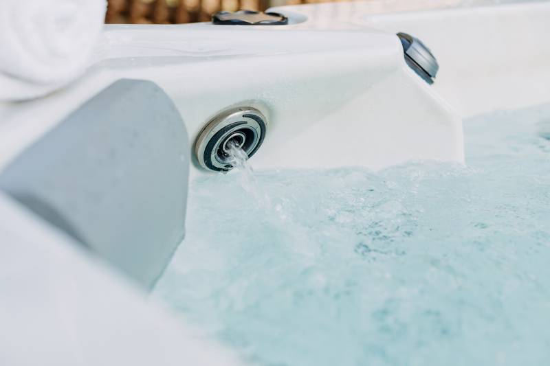 Spa acrylique, à Tallard 05 Hautes-Alpes