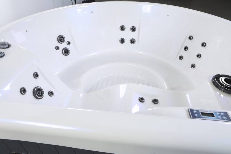 Spa avec cuve Acrylique ABS-PMMA Lucite® / Aristech USA + isolation mousse très haute densité