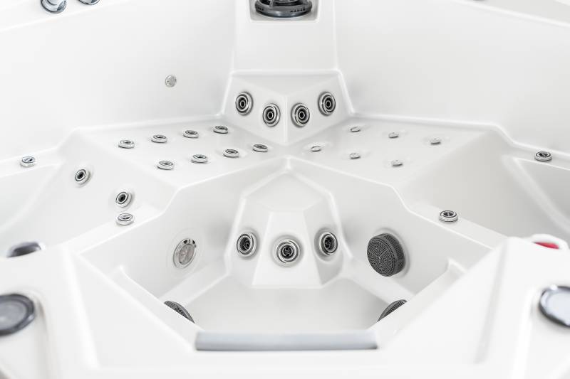 Spa Onyx rigide, à Embrun Hautes-Alpes (05)